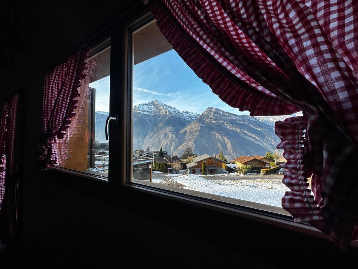 Chambres D'Hotes Les Louettes A Sapinhaut Canton Du Valais Saxon Luaran gambar