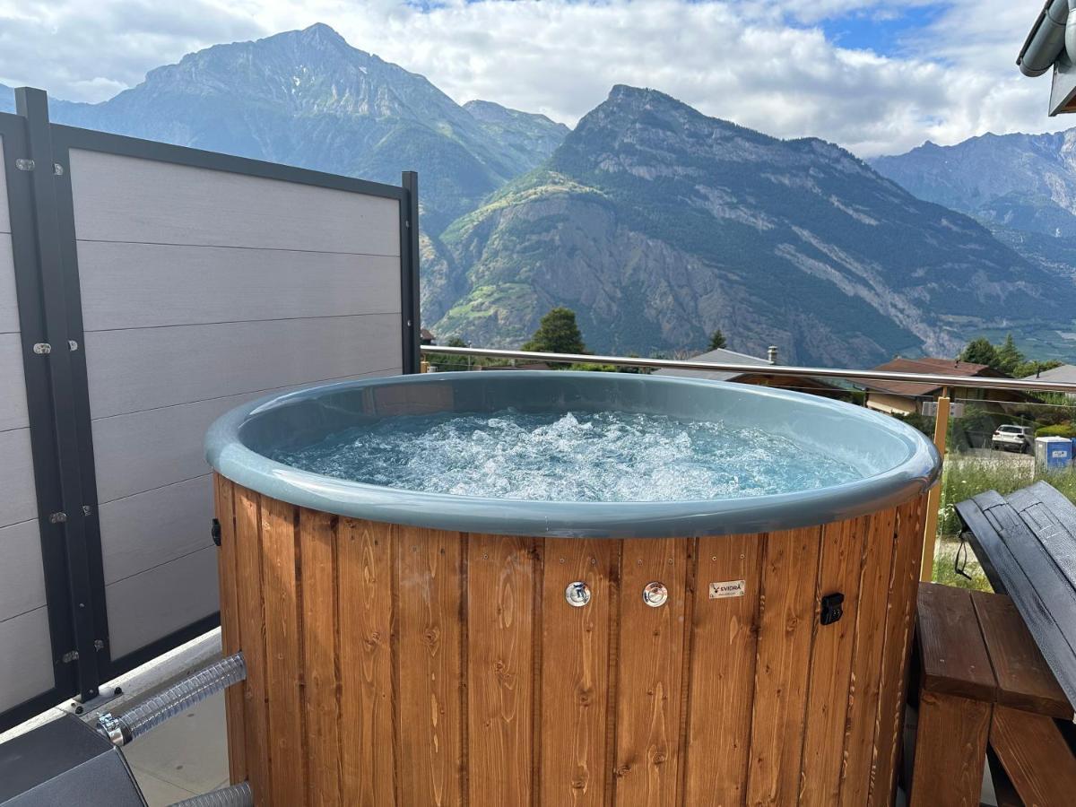 Chambres D'Hotes Les Louettes A Sapinhaut Canton Du Valais Saxon Luaran gambar